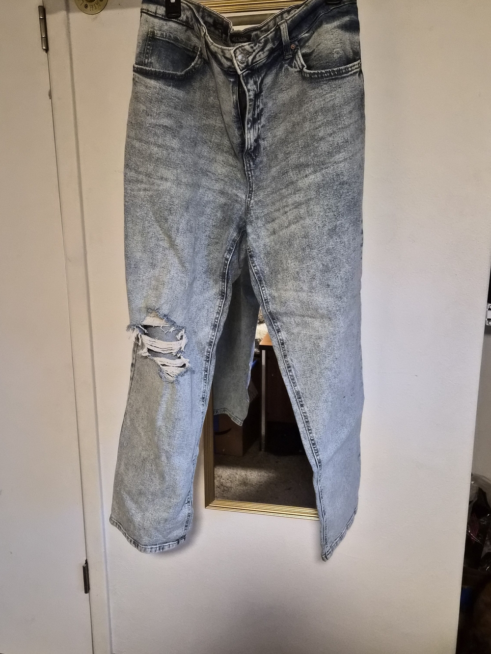 wild fable Light Wash Straight Leg Jeans with Knee Distress